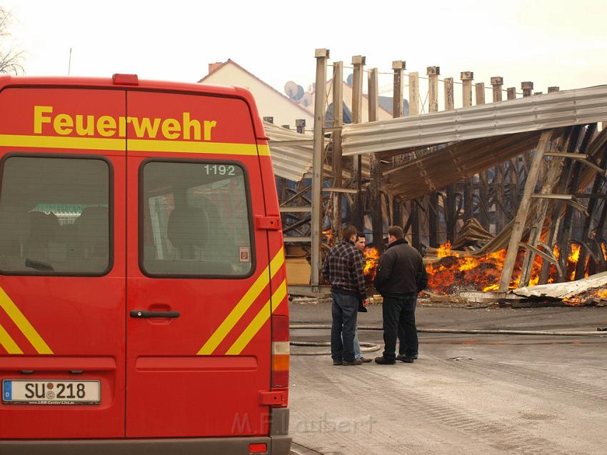 Grossbrand Holzlager Siegburg Industriestr P392.JPG